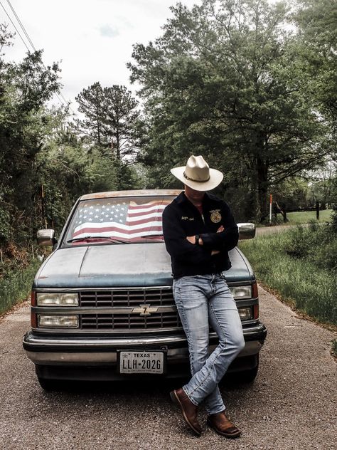 #truck #chevy #country #ffa #seniorpicture #cowboy Car Poses Men Photo Shoot, Truck Photoshoot Ideas For Guys, Male Senior Pictures Poses With Truck, Ffa Senior Picture Ideas, Senior Picture Ideas For Guys With Jeep, Country Graduation Pictures, Guys Senior Pictures Poses With Truck, Cowboy Senior Pictures, Senior Pictures With Truck