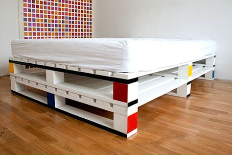 DIY Pallet Bed!!  German designer Fabian Gatermann created a concept room in a design hostel called the cube room, Bedframe Diy, Pallet Bed Headboard, Pallet Bed Frame Diy, Wooden Pallet Beds, Wood Pallet Beds, Pallet Bed Frames, Pallet Bed Frame, Palette Furniture, Diy Pallet Bed