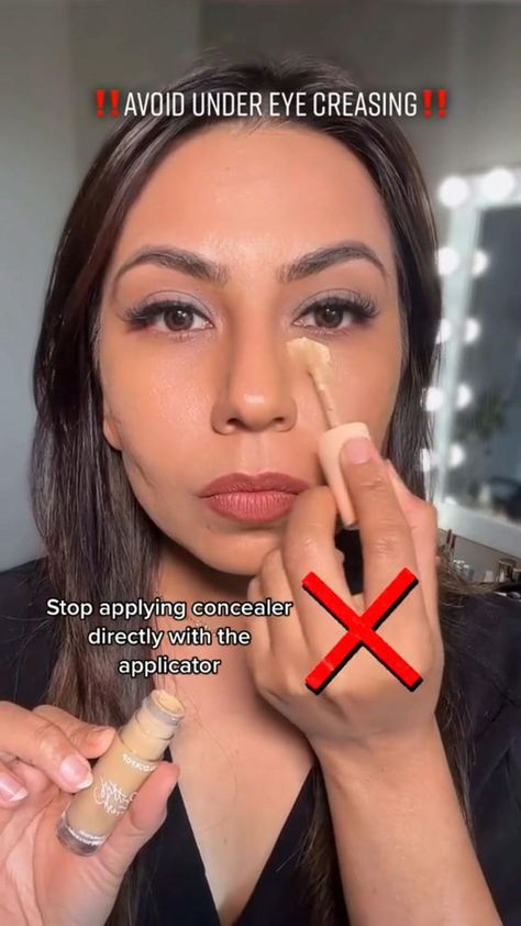 Under Eye Creasing, Apply Concealer, Hooded Eye Makeup Tutorial, Makeup Tips For Older Women, Eye Makeup Techniques, Makeup Artist Tips, How To Apply Concealer, Beauty Routine Tips, Makeup Help