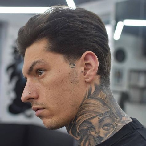 Cholo Hairstyles Men, Gentleman Haircut, Mens Haircuts Short Hair, Estilo Cholo, Family Forever, Pineal Gland, Haircut Styles, Haircuts For Wavy Hair, Masculine Men