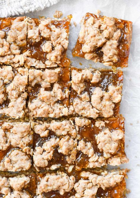 Easy Homemade Oatmeal Fig Bars (No Mixer) - ririsgreekeats.com Fig Oatmeal, Fig Bar, Oatmeal Crust, Fig Bars, Cookie Cake Pie, Homemade Oatmeal, Oatmeal Bars, Fig Jam, Cookie Cups