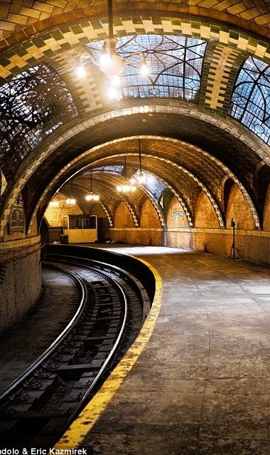 City Hall Nyc, Train Yard, Abandoned Train Station, Train Tunnel, Old Train Station, Beautiful Ruins, Subway Station, End Of The Line, Grand Central Station