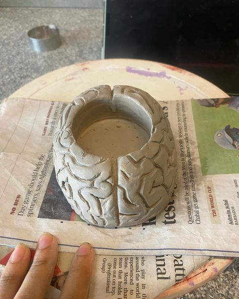 IN PROGRESS‼️ slave to the brain. Guys this is my 4th ceramic attempt. The three before this messed me up so much. - - - - - #ceramics #ceramic #ceramicart #clay #clayart #firsttime #brain #psychology #mentalhealth #mentalhealthawareness #mentalhealthawarenessmonth Brain Ceramic, Clay Brain, Clay Crafts Air Dry Ideas, Brain Psychology, Ashtray Ideas, Ceramic Things, Ideas Ceramica, Creative Ceramics, Diy Paintings