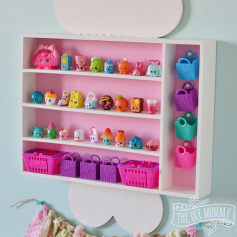 How to make a wall shelf for kids' collectibles out of a cutlery tray Wall Shelf Diy, Wall Shelf Display, Shelf Diy, Cutlery Tray, Kids Room Organization, Decorating Themes, Shelf Display, Crochet Heart, Inspiration Wall