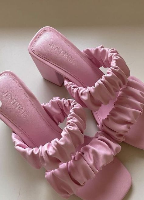 elena abelli Pink Aesthetic Accessories, Pink Wardrobe Aesthetic, Pink Aesthetic Fits, Pink Aesthetic Heels, Cute Heels Aesthetic, Aesthetic Pink Pics, Pink Accessories Aesthetic, Pink Heels Aesthetic, White Heels Aesthetic