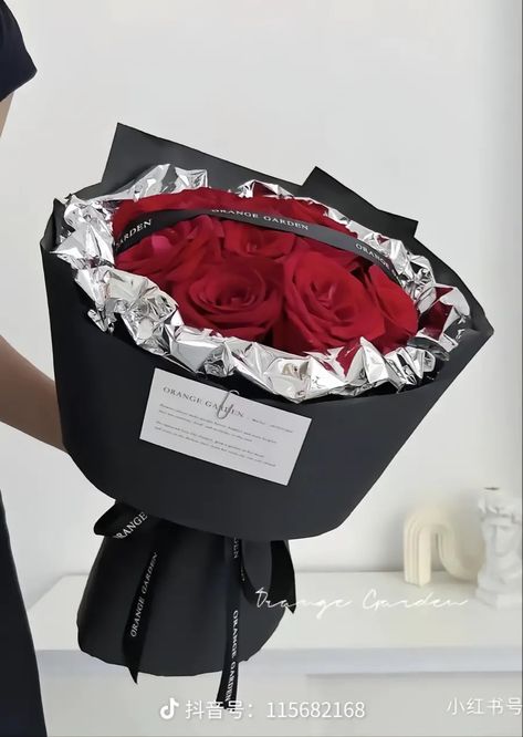 Chanel Flower Bouquet, Chanel Bouquet, Round Rose Bouquet, Packing Flowers, Valentine Package, Paper Rose Craft, Roses Bouquet Gift, Chanel Flower, Flower Factory