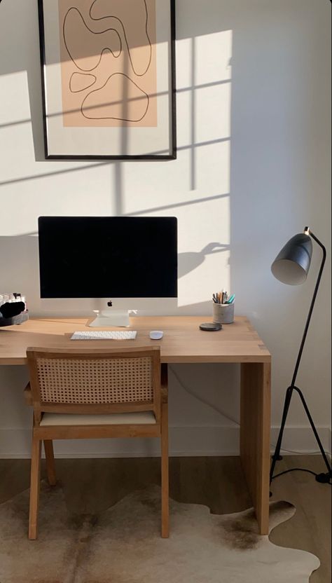 Clean Work Desk Aesthetic, Home Office Simple, Japandi Desk Setup, Japandi Study Room, Warm Office Decor, Japandi Workspace, Scandinavian Study Room, Japandi Desk, Office Desk Decor For Work Cubicle