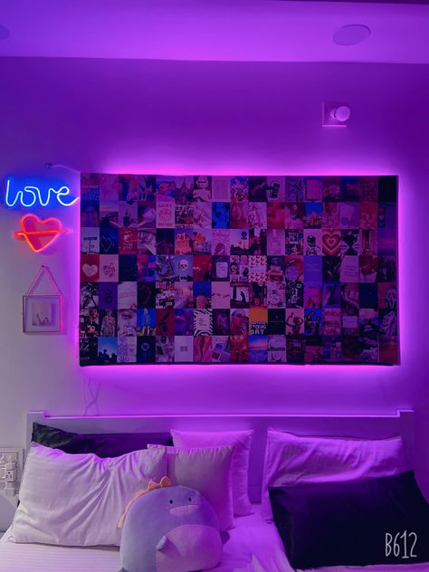 Sticking Posters On Wall Ideas, Led Lights Above Bed, Creative Led Light Strip Ideas, Picture Wall Above Bed, Led Lights Behind Bed, Pinboard Ideas, Picture Wall Bedroom, Future Bedroom, Diy Room Decor For Teens