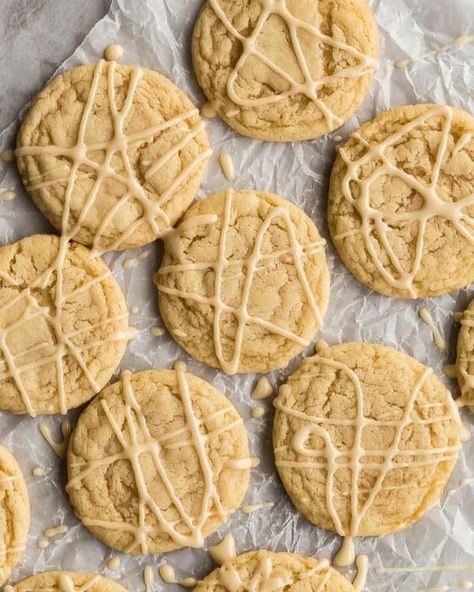 Maple Cookies Recipe, Maple Syrup Glaze, Apple Oatmeal Cookies, Pecan Pie Cookies, Cookie Glaze, Maple Cookies, Cinnamon Roll Cookies, The Recipe Rebel, Oatmeal Cream Pies