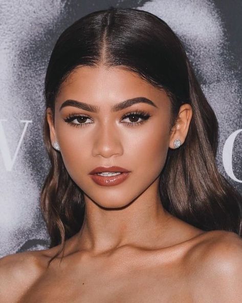 Zendaya Makeup, Hoco Makeup Looks, Makeup Tips For Brown Eyes, Wedding Hairstyles And Makeup, Day Makeup Looks, Celebrity Makeup Looks, Formal Makeup, Fall Makeup Looks, Best Makeup Tips