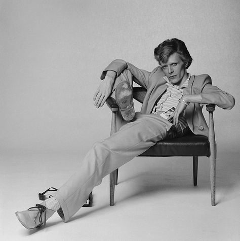 Terry O’Neill > David Bowie Bowie Quotes, David Bowie Poster, Terry O Neill, Isabelle Adjani, Yellow Suit, Major Tom, Dorian Gray, Ziggy Stardust, Halloween Jack