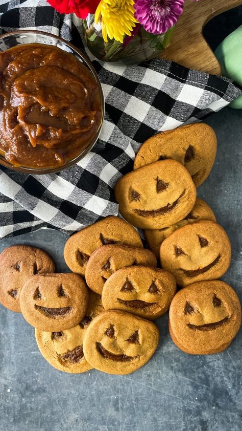 Pumpkin Delight Cookies, Copycat Little Debbie Pumpkin Delights, Pumpkin Delights Recipe, Pumpkin Delight Little Debbie, Homemade Pumpkin Delights, Pumpkin Delight Recipe, Little Debbie Pumpkin Delights Recipe, Pumpkin Face Cookies, Pumpkin Food Ideas Party