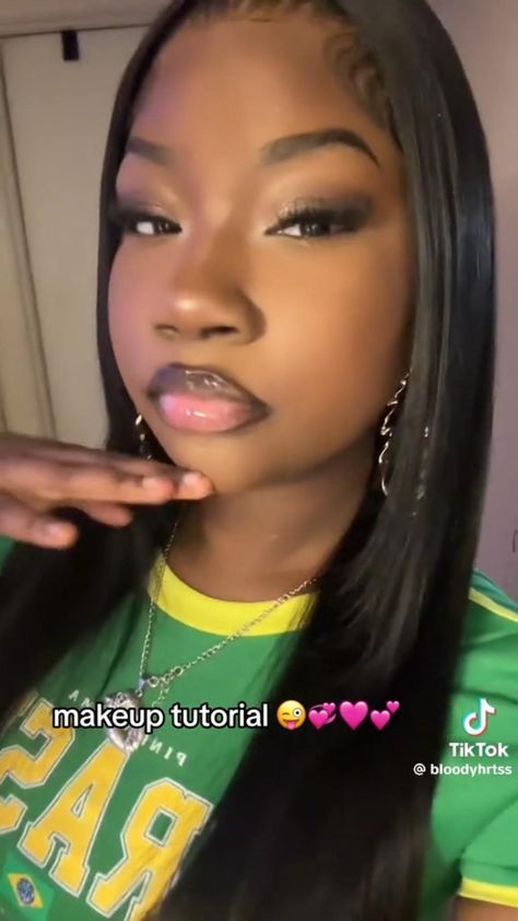 Baddie Black Makeup, How To Do Makeup Black Women, Makeup Looks Tutorials Easy, Full Face Makeup Black Women, Easy Makeup Looks Black Women, Makeup Tutorials Black Women, Soft Glam Makeup Tutorial Step By Step, Simple Makeup Dark Skin, First Day Of School Makeup Highschool