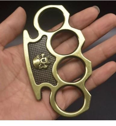 Brass knuckles Brass Knuckle Rings, Battle Clothes, Oc Story, American Gangster, Brass Knuckle, Knuckle Duster, Self Defense Tools, Edc Tools, Martial Art