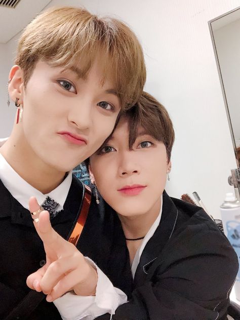 NCT TWITTER UPDATE #Mark #MarkLee #TEN #MarkTen #NCT #NCTU #NCT127 #NCTDream #NCT2018 Ten Mark, Ten Nct, Ten Chittaphon, Nct Ten, Mark Nct, Latest Albums, Mark Lee, Two People, Kpop Groups