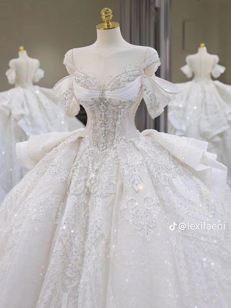 Princess Dresses White, Big Beautiful Wedding Dresses, Big Wedding Dresses Ball Gown Princesses, Belle Inspired Wedding Dress, Hey Couture Wedding Dress, Princess Wedding Dresses Ball Gown Fairytale, Hey Couture, Wedding Dresses Ball Gown Fairytale, Wedding Dresses Puffy