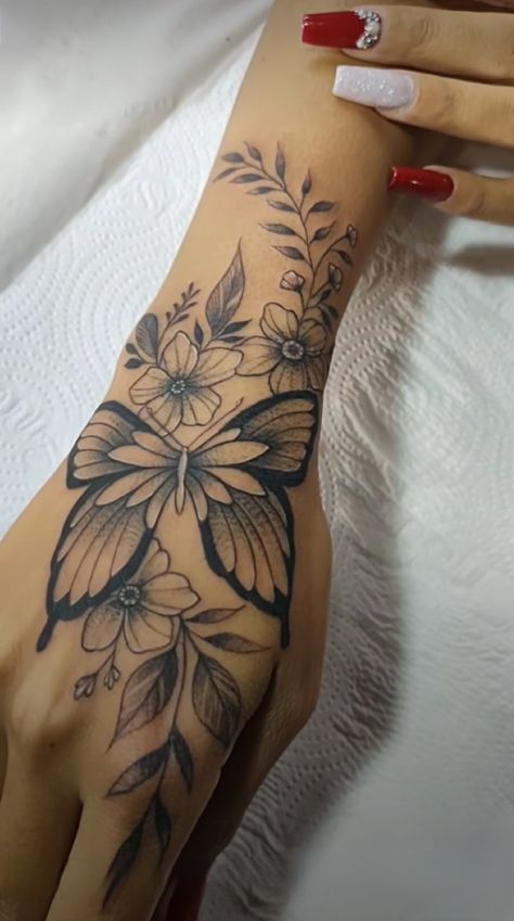 Lotus Tattoo Hand, Hand Tatto, Rose Drawing Tattoo, Tattoed Women, Hand Tattoo, New Tattoo Designs, Pretty Hand Tattoos, Hand And Finger Tattoos, Arm Tattoos For Women