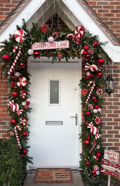 Christmas Front Door Decor, front door decor Christmas, modern Christmas front door decor, Christmas Front Door decor ideas, Christmas Front Door Decorating Front Door Christmas Arch, Wrap Front Door For Christmas, Christmas Front Door Ideas Entrance, Modern Front Door Christmas Decor, Christmas Door Decor Ideas For Home, Front Door Christmas Ideas, Christmas Mirror Decor, Christmas Door Arch, Christmas Garland Front Door