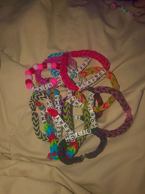 Loom Bracelet Aesthetic, Loom Band Aesthetic, Rainbow Loom Bracelets Aesthetic, Aesthetic Rainbow Loom Bracelets, Rainbow Loom Aesthetic, Bands Aesthetic, Rubberband Bracelets, Friends Aesthetics, Bracelets Rainbow