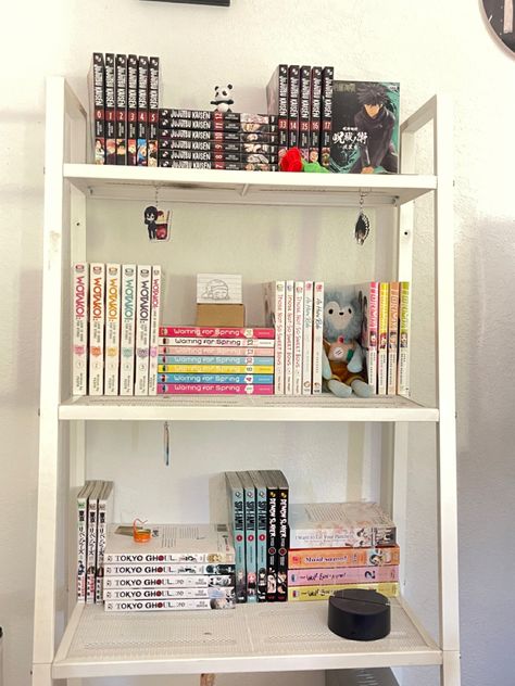 manga | book shelf | bookshelf | anime | aesthetic Book Shelf Aesthetic Minimalist, Manga Bookshelf Aesthetic, Manga Shelf Aesthetic, Book Shelf Ideas Aesthetic, Anime Bookshelf, Manga Bookshelf, Otaku Room Aesthetic, Shelf Aesthetic, Bookshelf Inspo