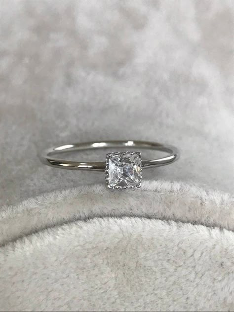 Rings Gold Engagement, Engagement Ring Christmas, Ring Gold Wedding, Simple Wedding Rings, Cute Promise Rings, Promise Rings Simple, Birthstone Ring Mothers, Mothers Day Rings, Engagement Ring Gold