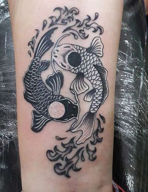 39 Meaningful Koi Fish Tattoo Designs For Tattoo Lovers – 2019 Koi Fish Yin Yang Tattoo, Koi Fish Yin Yang, Koi Fish Tattoo Meaning, Coy Fish Tattoos, Fish Yin Yang, Yin Yang Tattoo, Black And White Tattoo, Koi Tattoo Design, Yang Tattoo