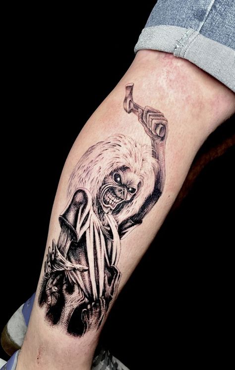 Maiden Tattoo, Templar Knight Tattoo, Heavy Metal Tattoo, Eddie Iron Maiden, Iron Maiden Tattoo, Evil Skull Tattoo, Horror Movie Tattoos, Knight Tattoo, Skull Sleeve Tattoos