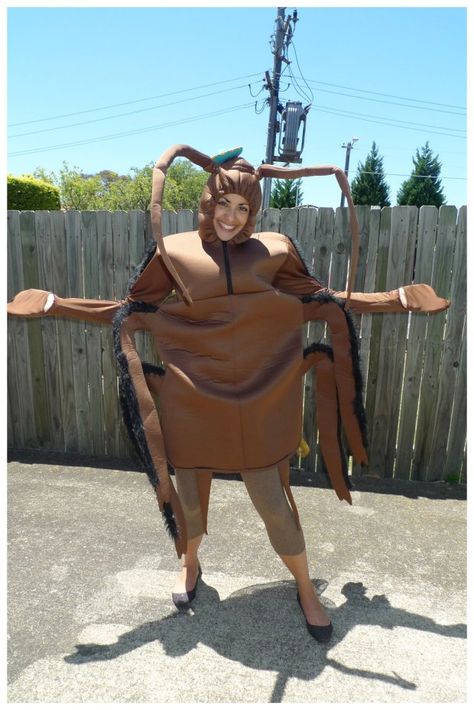 Day 257: La Cucaracha #cockroach #costume. Theme Me is a blog that follows a personal challenge to dress to a different theme every day for a whole year. Costume Ideas 1 Person, Cockroach Costume, Halloween Customs, Big Talk, Mexican Hat, Book Week Costume, Brown Leggings, Dress Up Day, Book Week