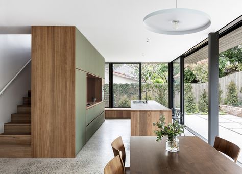 Cooks River House by studioplusthree | Australian Interiors | est living Top Kitchen Colors, Midcentury Green, Green Color Trends, Kitchen Color Trends, Green Kitchens, Latest Kitchen Trends, Green Kitchen Designs, Suburban House, Minimalist Kitchen Design