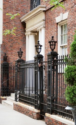 brick houses with wrought iron railing - Google Search Brick And Iron Fence Ideas, Modern Wrought Iron Fence, Brick And Wrought Iron Fence, Exterior Railings, Outdoor Railing, Wrought Iron Fence, Front Fence, Wrought Iron Decor, Concrete Fence