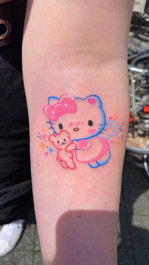 Hello kitty tattoo Tattoo Ideas Female Hello Kitty, Pink Hello Kitty Tattoo, Cute Hello Kitty Tattoo, Hello Kitty Tattoo Design, Daria Tattoo, Kawaii Tattoo Ideas, Tattoo Hello Kitty, Hello Kitty Tattoo Ideas, Tatuaje Hello Kitty