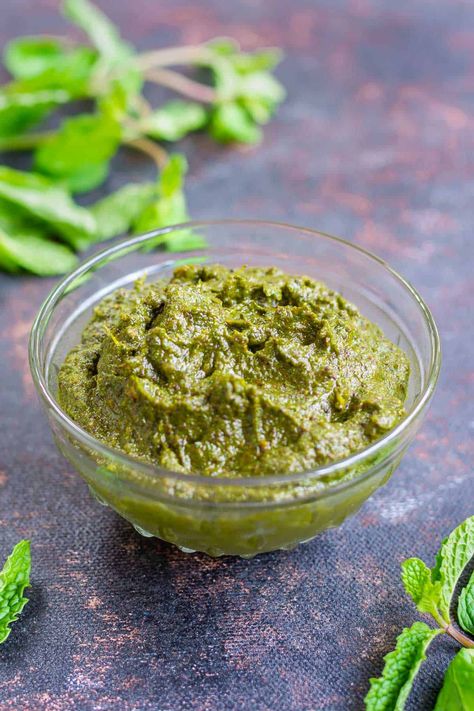 Pudhina Thokku Recipe - Mint Thokku Pickle Thokku Recipe, Chemo Diet, Tomato Chutney Recipe, Smoked Tomatoes, Idli Dosa, Tomato Chutney, Chutney Recipes, Pickling Recipes, Mint Leaves