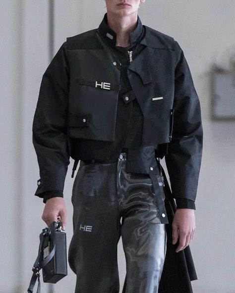 Futuristic Fashion Male, Techwear Fashion, Cyberpunk Clothes, Herren Style, Vogue Men, Concept Clothing, Future Clothes, Style Goals, Cyberpunk Fashion