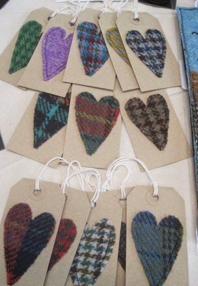 Tartan Crafts, Shop Branding, Christmas Craft Fair, Scrap Fabric Crafts, Fabric Postcards, Fabric Cards, Wool Projects, Handmade Tags, Patchwork Bags