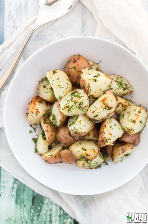 Red Potatoes with Dill, Garlic & Cumin. Easy side dish! [Vegan] Find the recipe on www.cookwithmanali.com Potatoes With Dill, Red Potato Recipes, Easy Side Dish, Breakfast Potatoes, Paneer Recipes, Potato Side Dishes, Best Side Dishes, Thanksgiving Side Dishes, Red Potatoes