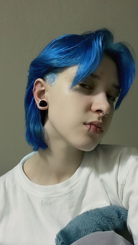 Colorful Mullet Hair, Blue Highlights Short Hair, Blue Hair Mullet, Gender Fluid Haircuts, Queer Mullet, Blue Mullet, Haircut References, Queer Hair, Taper Fade Short Hair