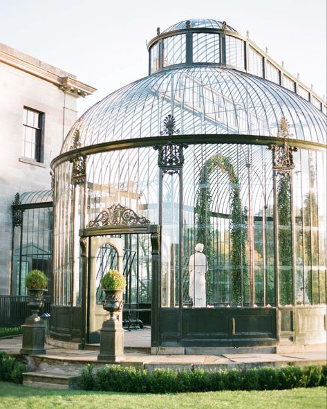 25 Lush Secret Gardens, Glasshouses & Greenhouses Glasshouse Aesthetic, Diy Small Greenhouse, Greenhouse Architecture, Serre Diy, House Of Glass, What Is A Conservatory, Greenhouse Interior, Glass House Design, Victorian Greenhouses