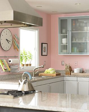 Sunday Inspiration: A blush pink kitchen! | JessLynnWhite | Flickr Pink And Grey Kitchen, Pink Kitchen Walls, Pink Kitchen Designs, Kitchen Decor Pictures, Cocina Shabby Chic, Pink Kitchen Decor, Pastel Kitchen, Kitchen Walls, Kitchen Wall Colors