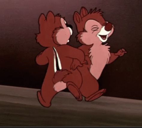 School Pfp, Disney Chip, Disney Best Friends, Chip N Dale, Chip And Dale, Cute Couple Cartoon, Old Disney, Old Cartoons, Couple Cartoon