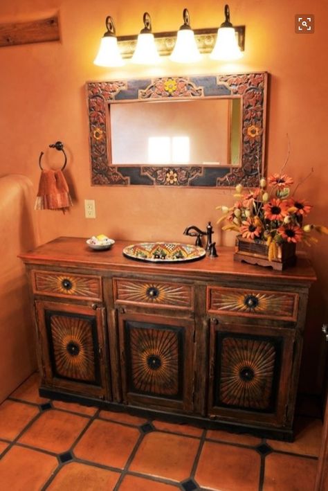 Mexican Style Decor, Spanish Style Bathrooms, Mexican Restaurant Decor, Spanish Bathroom, Mexican Bathroom, Rustic Style Decor, New Mexico Homes, Homes Inside, Spanish Decor