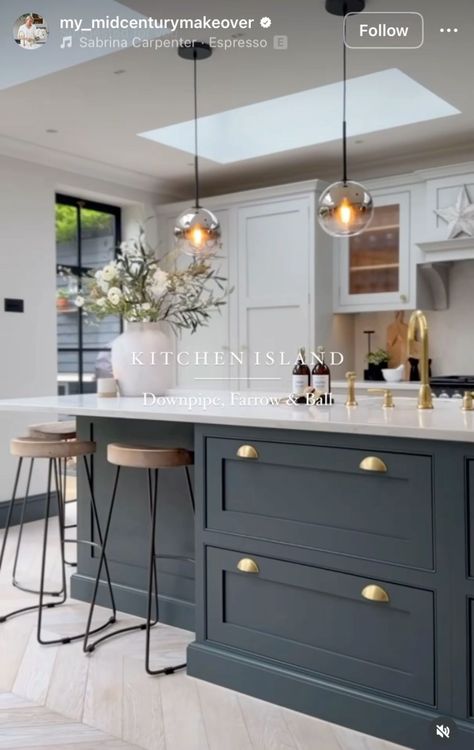 Colour Cabinet Kitchen, Coloured Kitchen Island, Kitchen Island Colours, Kitchen Colours 2024, Colour Kitchen Ideas, Two Colour Kitchen, Kitchen Ideas Navy, Painted Kitchen Cabinets Colors 2024, Uk Kitchen Ideas