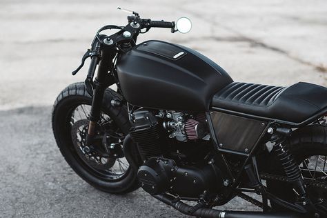 Blacker Than Black: custom 1978 Honda CB750 by Clockwork Motorcycles Cb 750 Cafe Racer, Cb750 Cafe Racer, Bmw R75, Black Honda, Мотоциклы Cafe Racers, Bike Exif, Cb 750, Moto Vintage, Honda Cb750