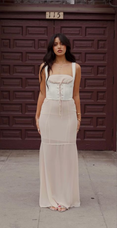 Thrift Wishlist, Halston Dress, Elegant Outfit Classy, Cindy Kimberly, Aesthetic Women, Fashion Fits, Cute Simple Outfits, Blackpink Fashion, Looks Vintage