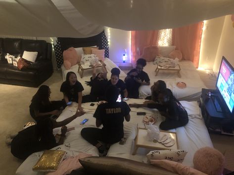 Teens Having Fun Aesthetic, 16 Sleepover Party, Teens Having Fun, Sweet 16 Sleepover, Girls Having Fun, Married In Vegas, Finish College, Aesthetic Friends, People Having Fun