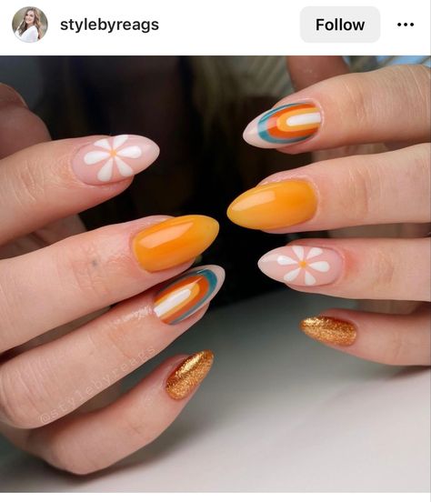 Retro Vibe🧡 Short Groovy Nails, 70s Vibe Nails, Retro Manicure, 1970s Nails, 70’s Nails, 70s Inspired Nails, 70s Nails Retro, 70s Nails, Retro Nails