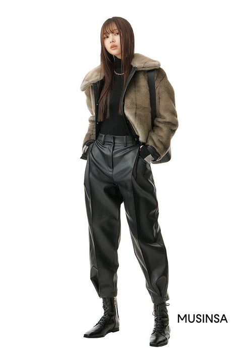 Runway Model Fashion, Urban High Fashion, Delinquent Pose, Confident Pose Reference, Hands In Pockets Pose, Techwear Female, Jacket Poses, Clothing Poses, Akira Fashion