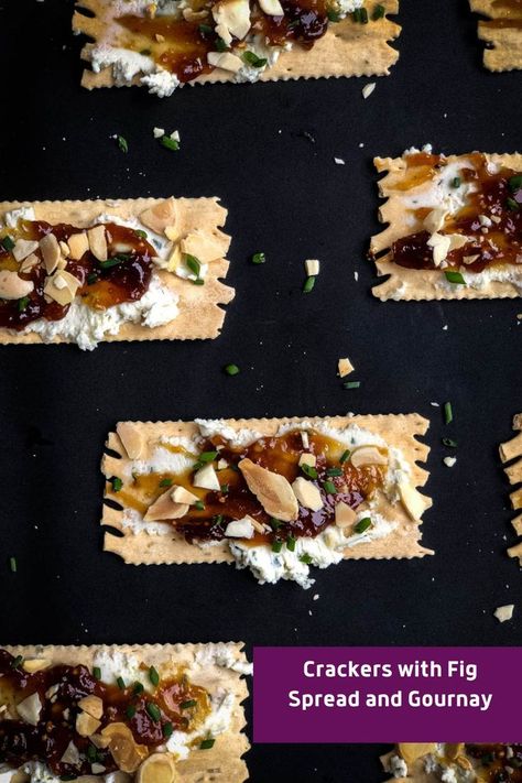 Rosemary crackers topped with creamy white cheese, golden fig spread, chives and almonds Rosemary Crackers, Fig Spread, Fancy Appetizers, Boursin Cheese, Quick And Easy Appetizers, Gourmet Chef, No Cooking, Cheese Crackers, Sliced Almonds