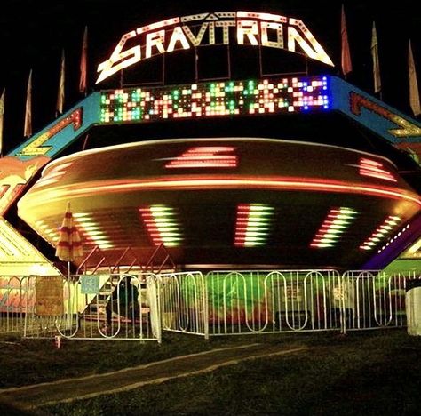 Amusement Park Pictures, Abandoned Carnival, Inanimate Objects, Park Pictures, Carnival Rides, The Carnival, Amusement Parks, Amusement Park, Fertility