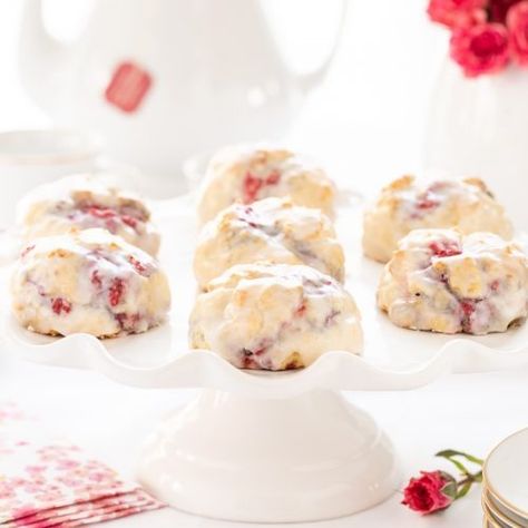 These heavenly, melt-in-your-mouth Lemon Raspberry Scones are not only ridiculously delicious, they're also ridiculously easy and come together in so quickly! #raspberryscones, #easyscones, #raspberrylemonscones, #moistscones Lemon Raspberry Scones, Raspberry Scones, Scones Easy, Lemon Raspberry, Breakfast Dishes, Coffee Cafe, Come Together, Heavy Cream, Scones