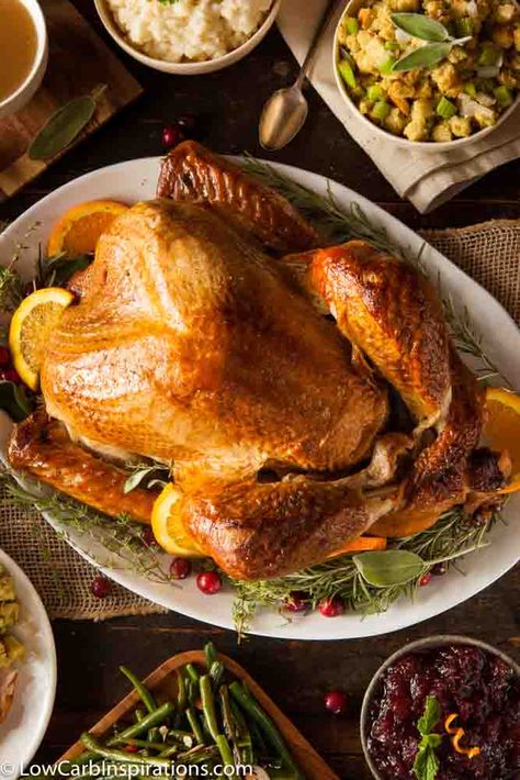 Best Thanksgiving day turkey recipe EVER! Christmas Dinner Ideas Main Dishes, Turkey In Oven, Dinner Ideas Main Dishes, Vegetable Gravy, Sage Stuffing, Traditional Thanksgiving Recipes, Christmas Dinners, Turkey Stuffing, Christmas Wallpaper Iphone